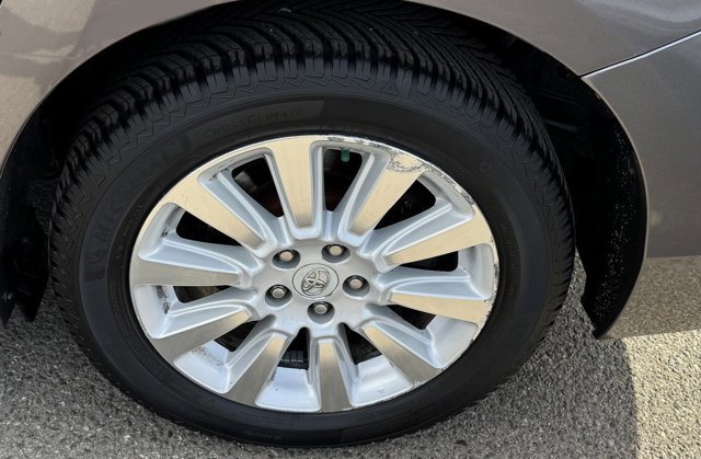 Used 2012 Toyota Sienna LE w/ Towing Pkg image 9