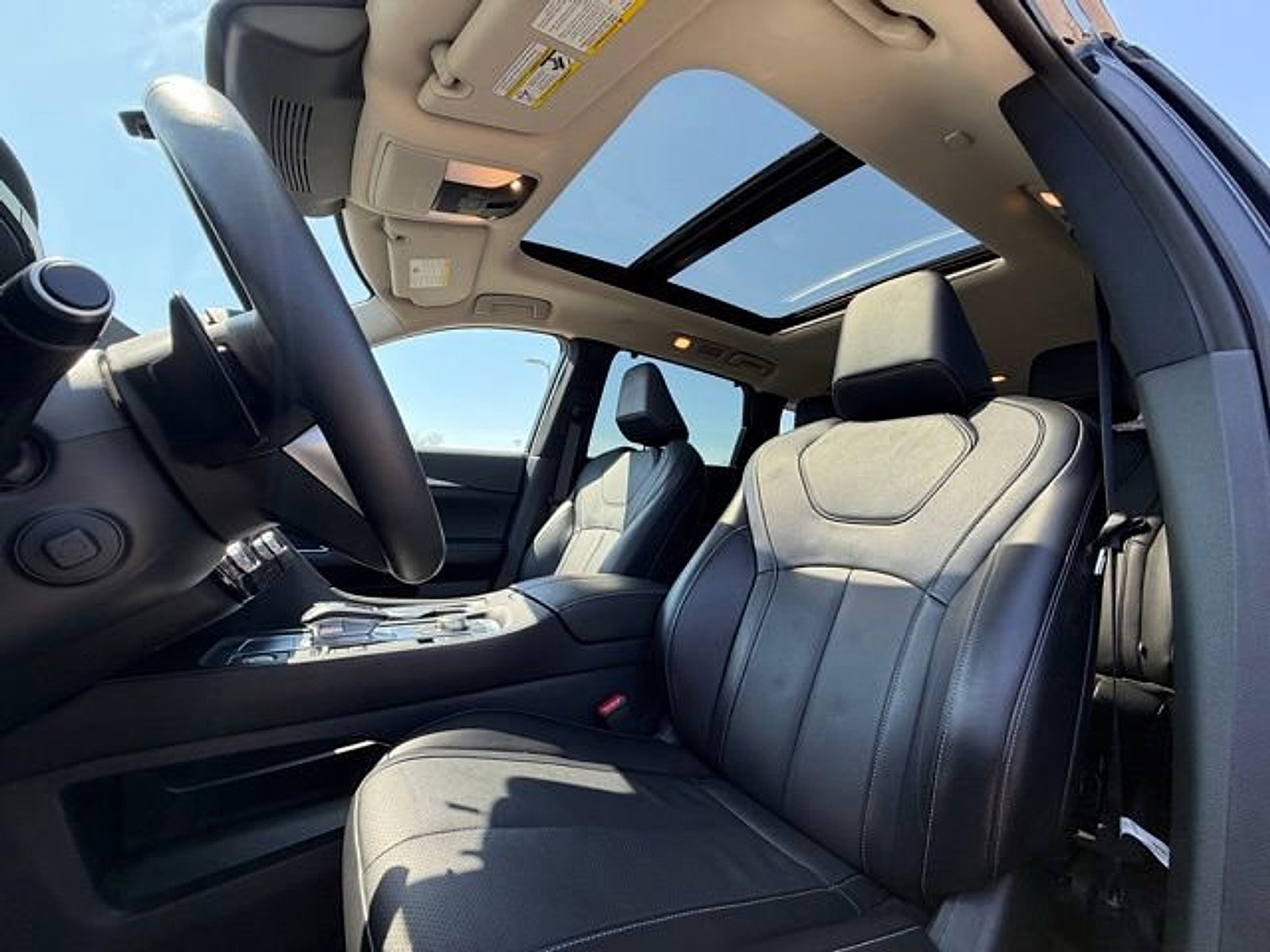 Certified 2025 INFINITI QX60 Luxe image 19