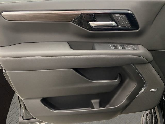 New 2026 Chevrolet Suburban Premier image 31