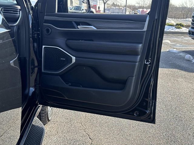 Used 2024 Jeep Wagoneer L Series II w/ Flexible Seating Group image 10