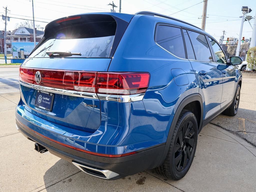 Certified 2025 Volkswagen Atlas SE w/ Black Wheel Package image 5