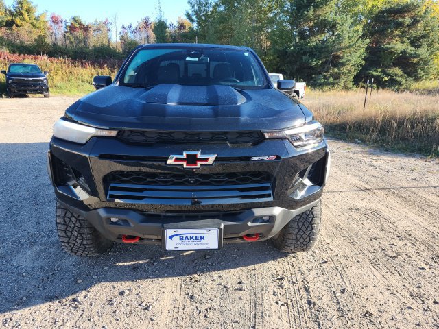 Used 2024 Chevrolet Colorado ZR2 w/ Technology Package AWD/4WD image 9