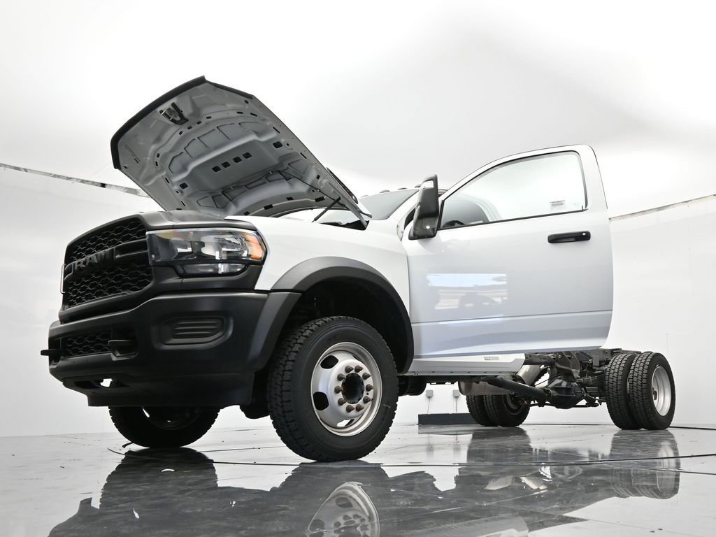 Used 2023 RAM 5500 Tradesman AWD/4WD image 43