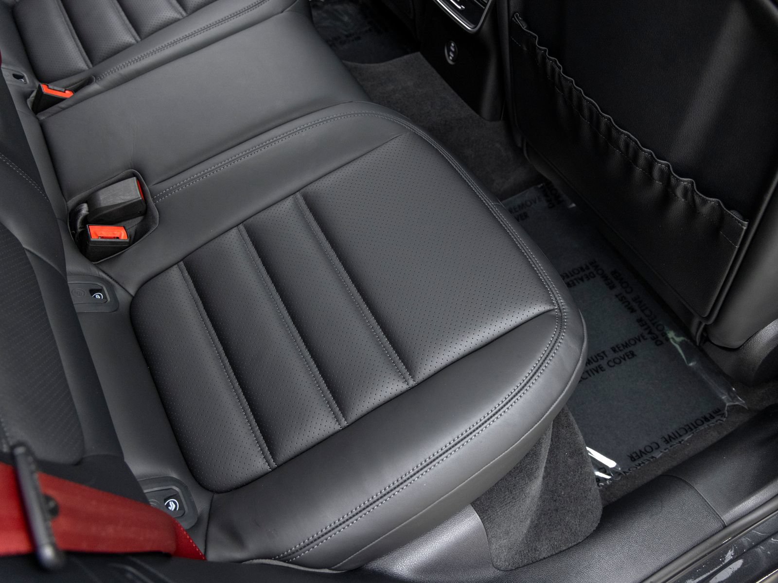 Certified 2022 Porsche Macan AWD/4WD image 49