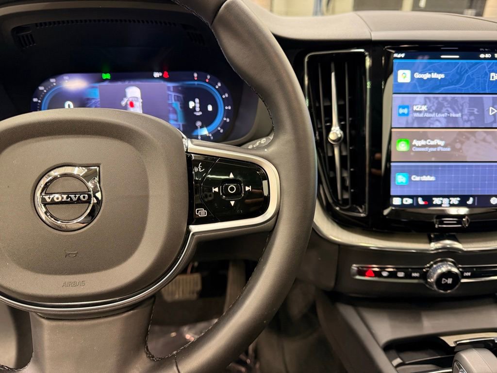 Used 2025 Volvo XC60 B5 Plus image 14