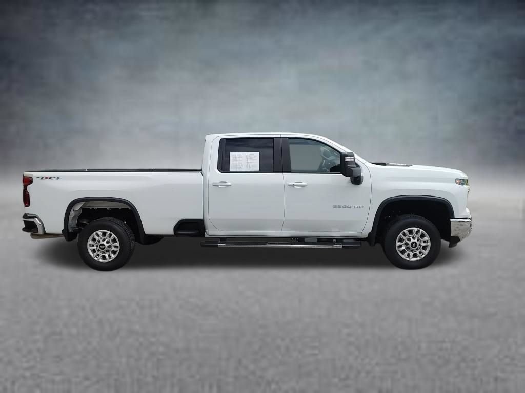 Used 2025 Chevrolet Silverado 2500 LT w/ Convenience Package AWD/4WD image 8