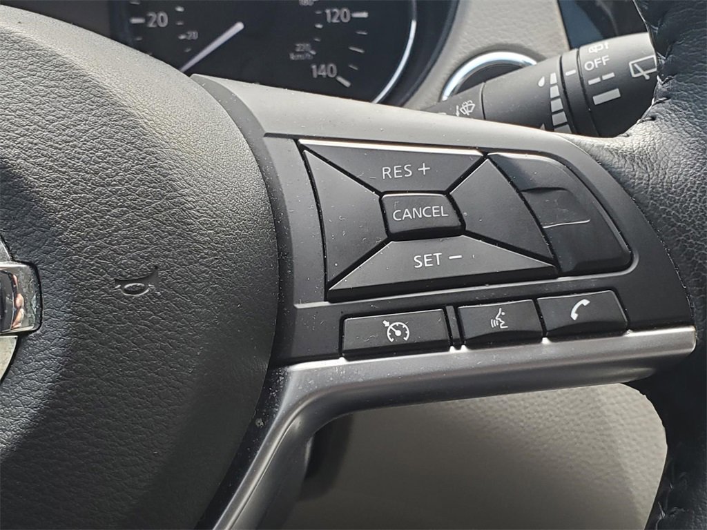 Used 2022 Nissan Rogue Sport SV image 21