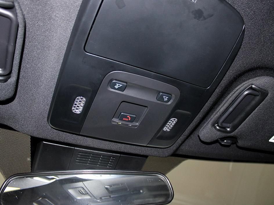 Used 2025 Toyota Camry SE image 19