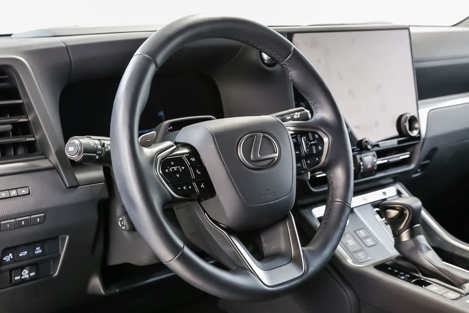 Used 2025 Lexus GX 550 w/ Accessory Package (Z1) AWD/4WD image 4