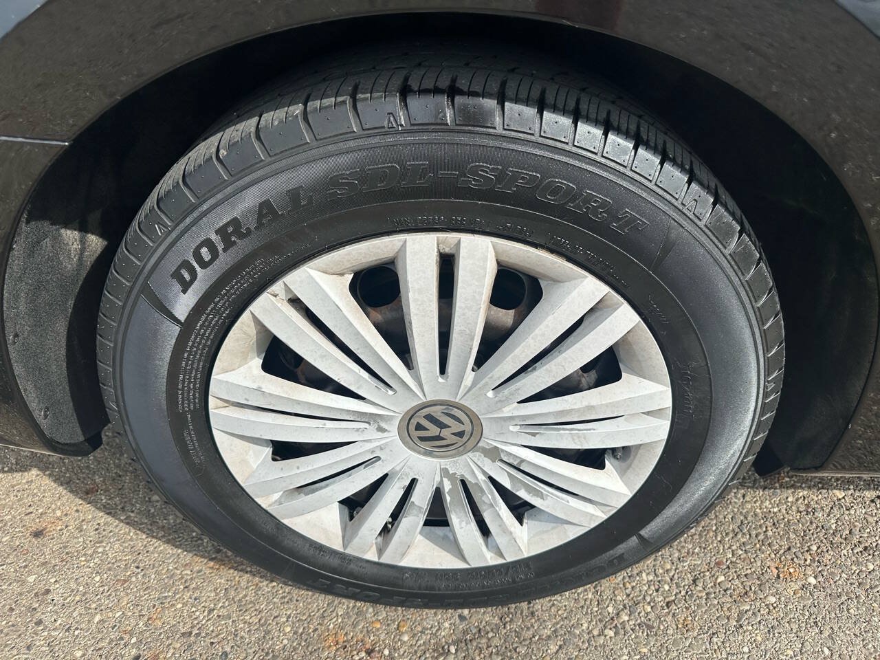 Used 2015 Volkswagen Passat 1.8T S w/ Technology Package FWD image 28