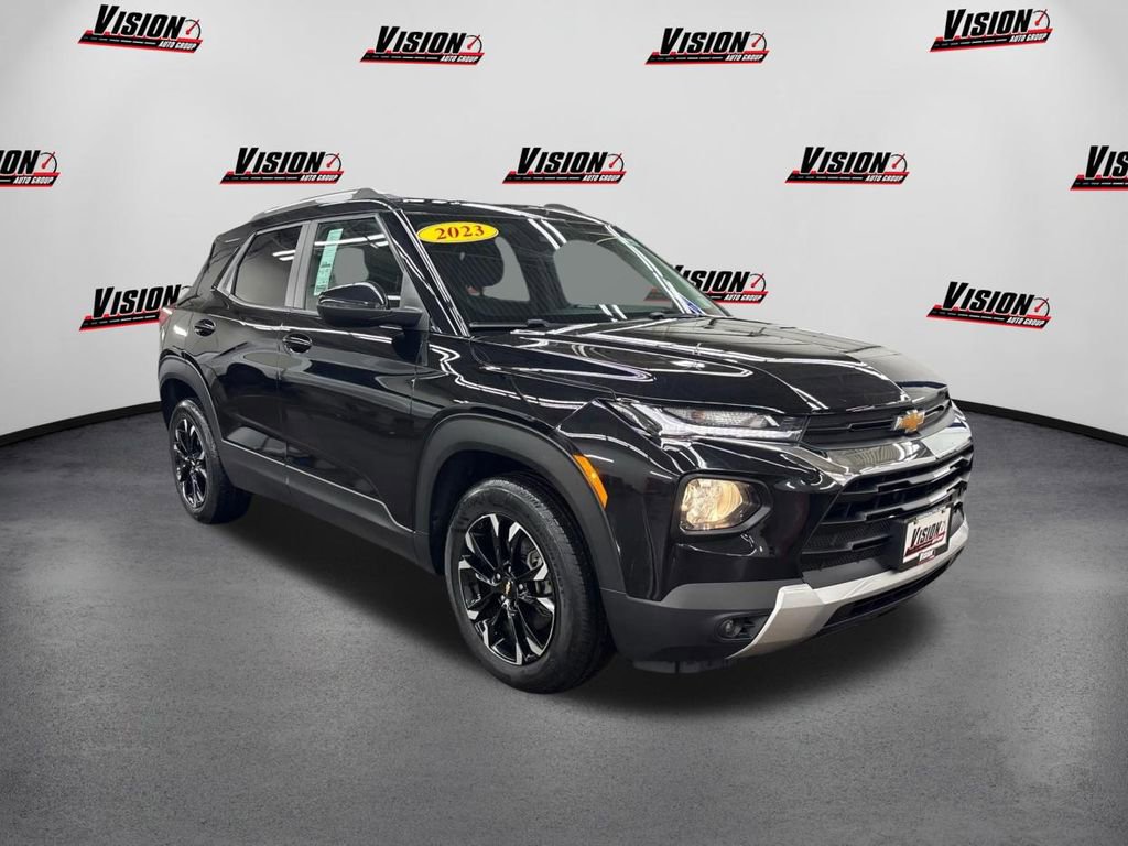 Used 2023 Chevrolet TrailBlazer LT image 3