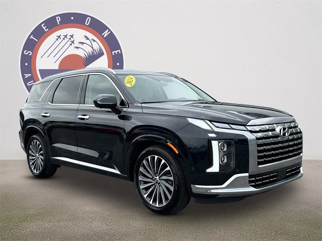 Used 2024 Hyundai Palisade Calligraphy image 2