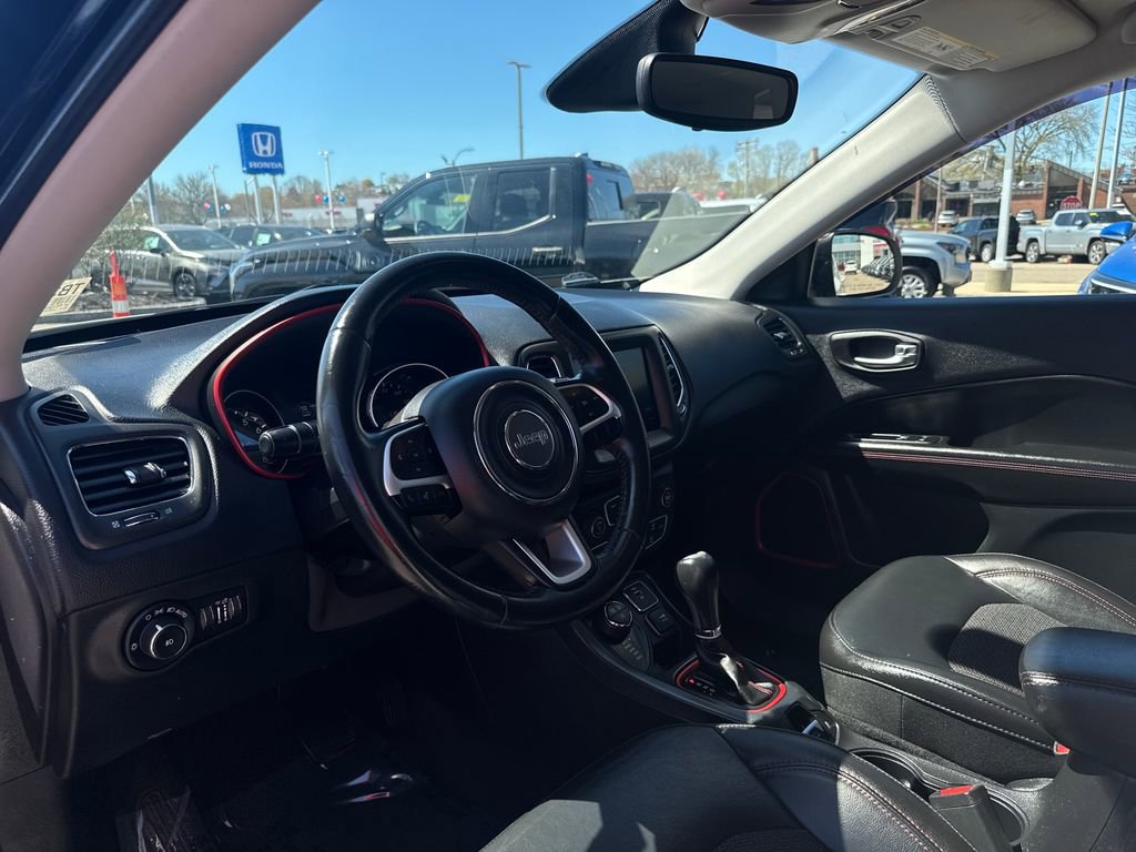 Used 2019 Jeep Compass Trailhawk AWD/4WD image 14