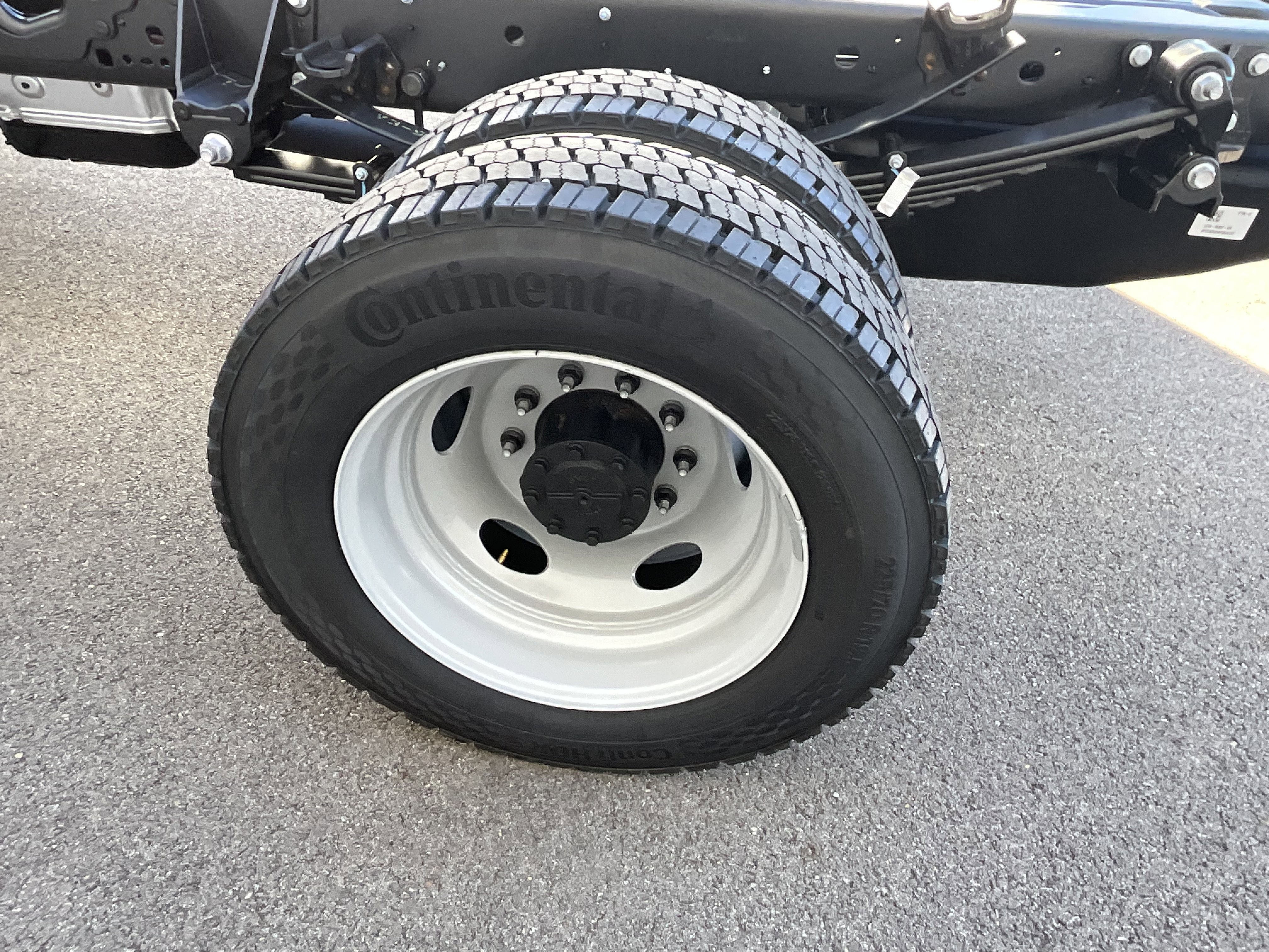 New 2026 Ford F550 4x4 Crew Cab image 35