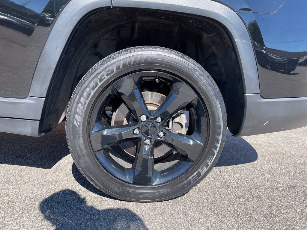 Used 2023 Jeep Grand Cherokee L Laredo AWD/4WD image 10
