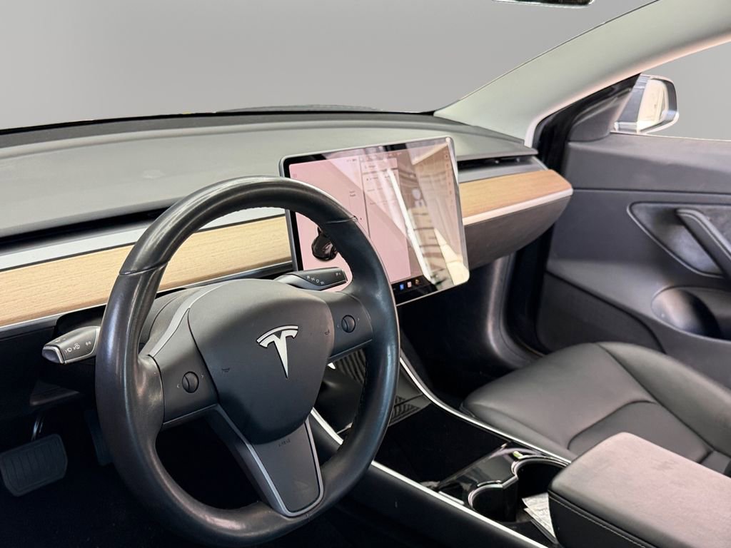 Used 2019 Tesla Model 3 Standard Range Plus image 15