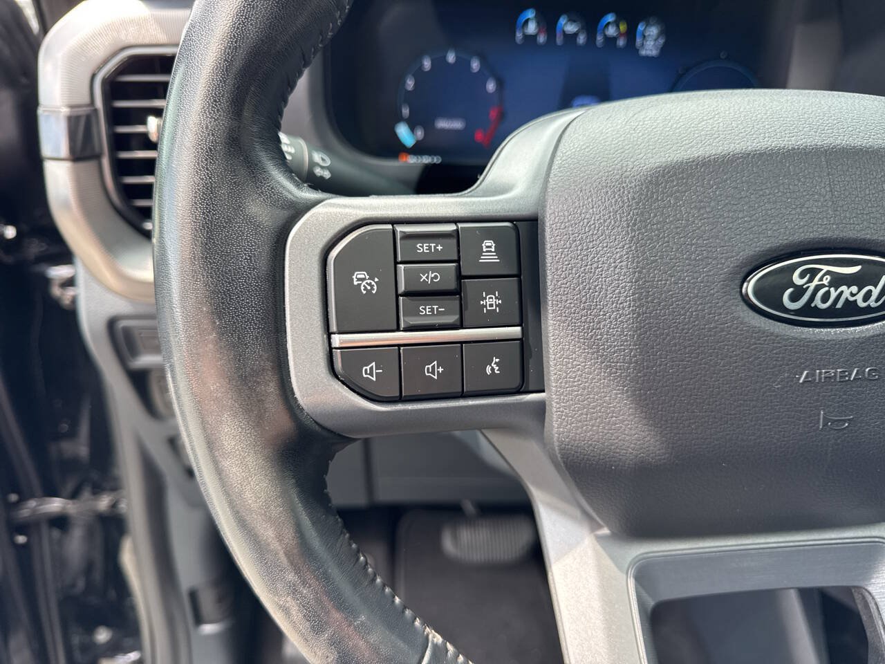 Used 2024 Ford F150 Lariat w/ Equipment Group 502A High AWD/4WD image 33