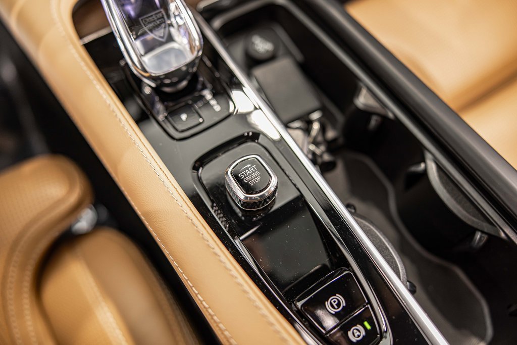 Used 2023 Volvo V90 B6 Cross Country Ultimate w/ Climate Package image 30