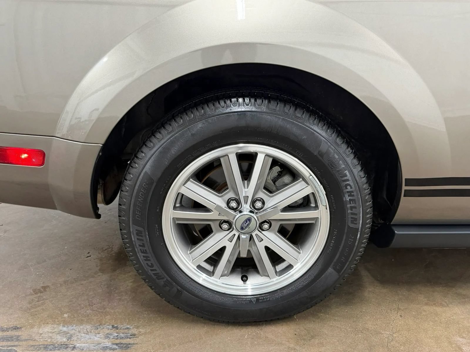 Used 2005 Ford Mustang Premium RWD image 19