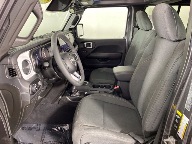 Used 2026 Jeep Wrangler Unlimited Sahara AWD/4WD image 19