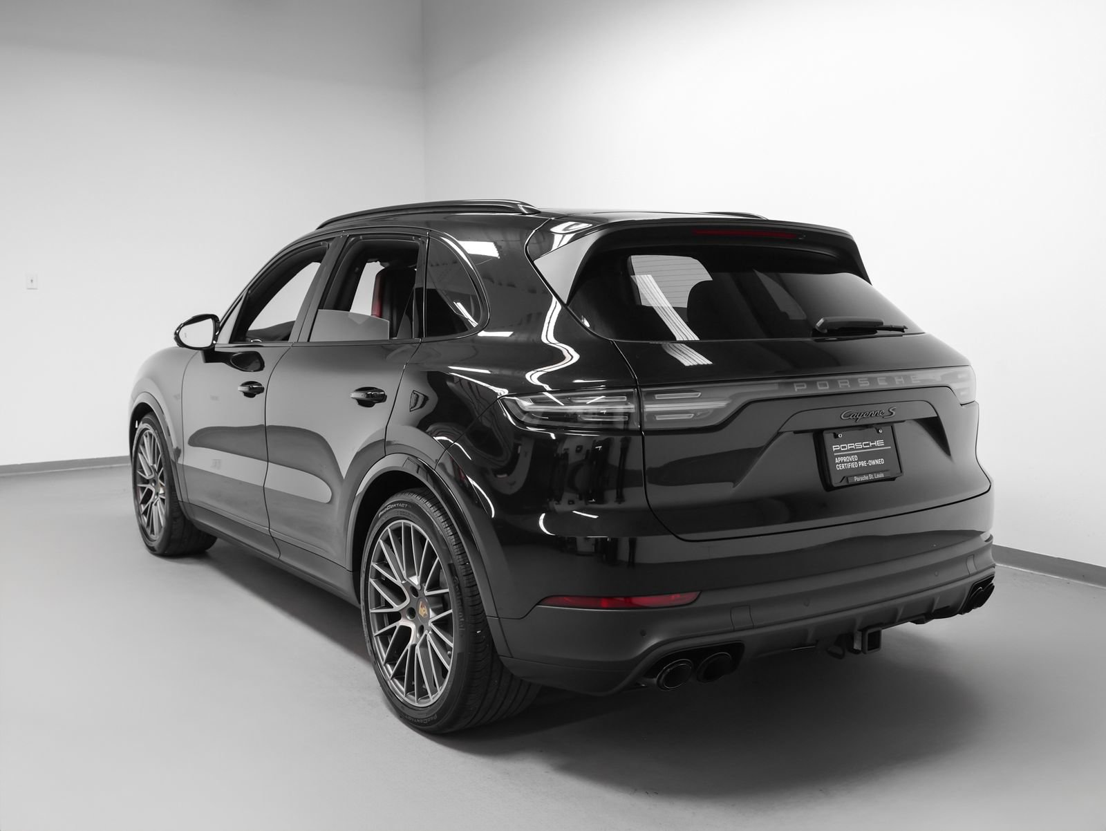 Certified 2023 Porsche Cayenne S Platinum AWD/4WD image 3