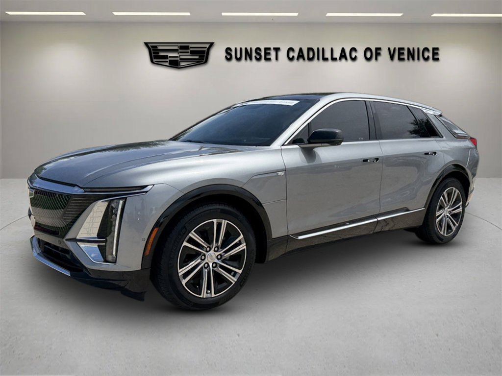 Certified 2024 Cadillac Lyriq Luxury AWD/4WD image 7
