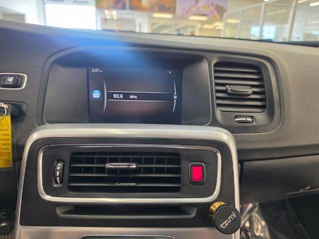 Used 2017 Volvo V60 T5 Cross Country w/ Climate Package AWD/4WD image 18