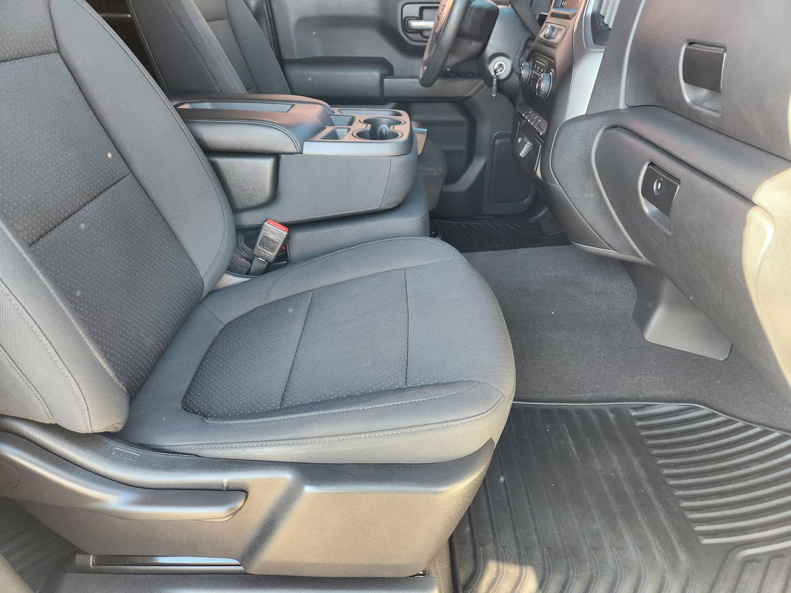 Used 2020 Chevrolet Silverado 1500 Custom w/ Custom Value Package image 17