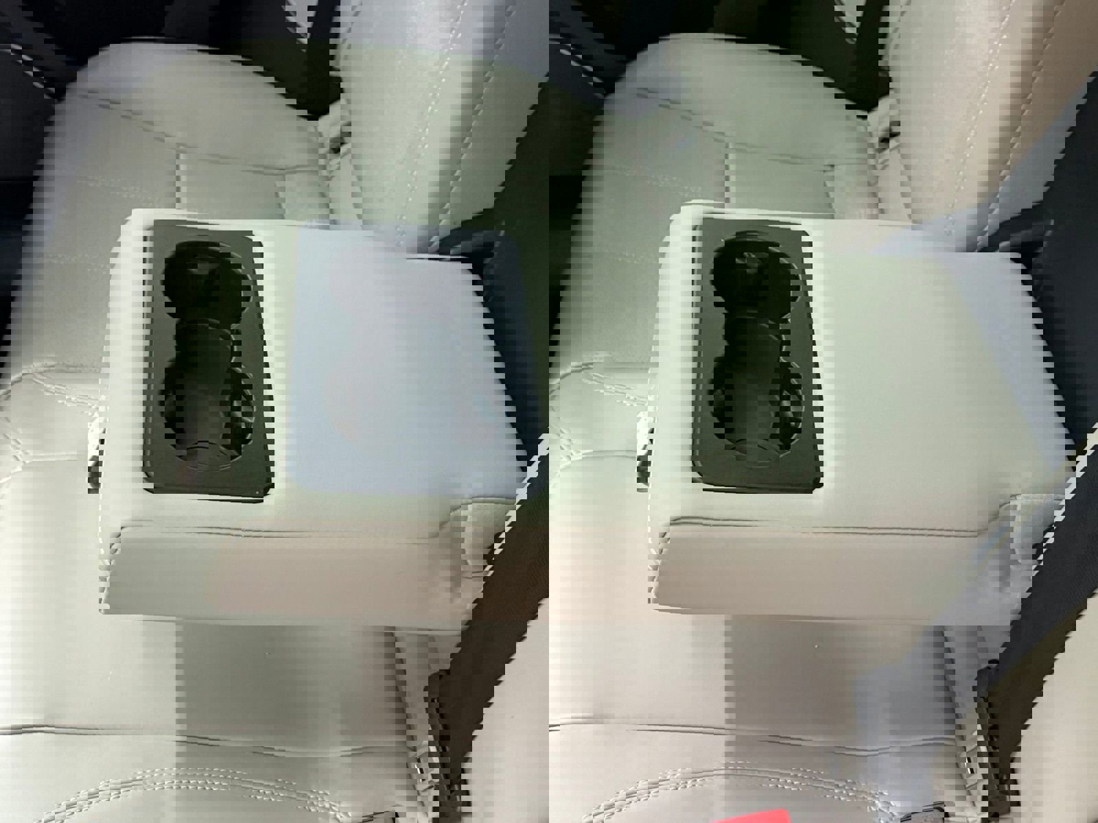 Used 2019 Land Rover Range Rover Velar R-Dynamic HSE image 38