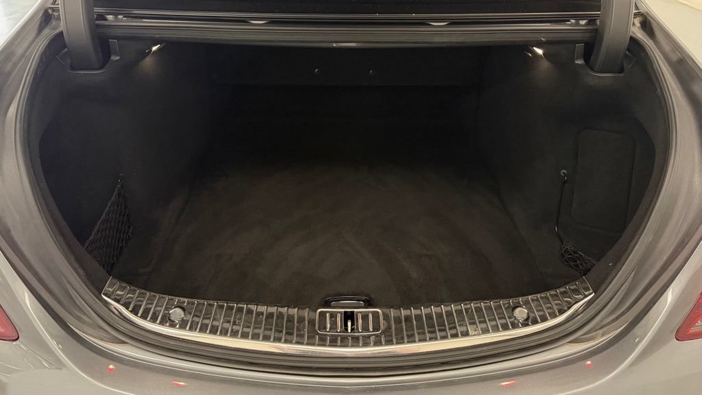 Used 2020 Mercedes-Benz S 560 Sedan w/ Premium Package image 25