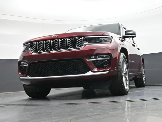 Used 2024 Jeep Grand Cherokee Summit AWD/4WD image 38