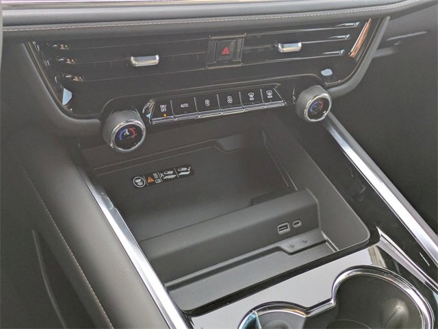 New 2025 Chevrolet Suburban High Country image 23