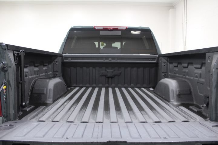 Used 2025 Chevrolet Silverado 1500 LTZ AWD/4WD image 13