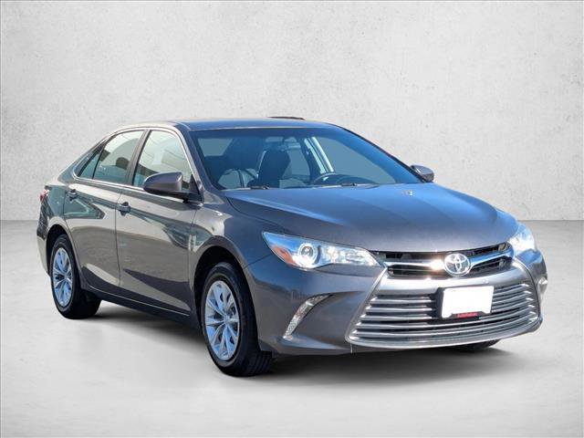 Used 2017 Toyota Camry LE image 3