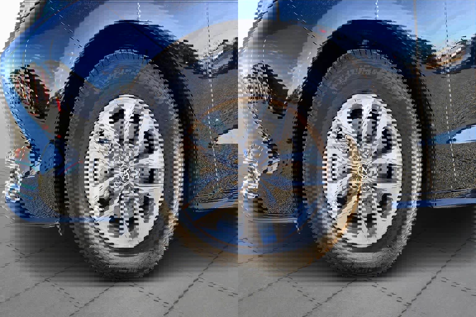 Used 2023 Toyota Sienna XLE image 10