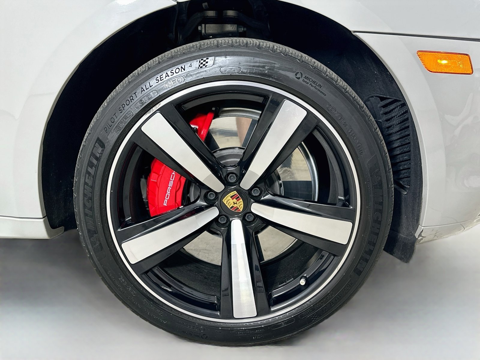 Used 2022 Porsche Macan GTS AWD/4WD image 10