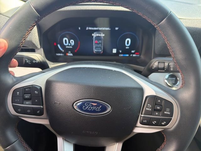 Used 2025 Ford Explorer Active image 25