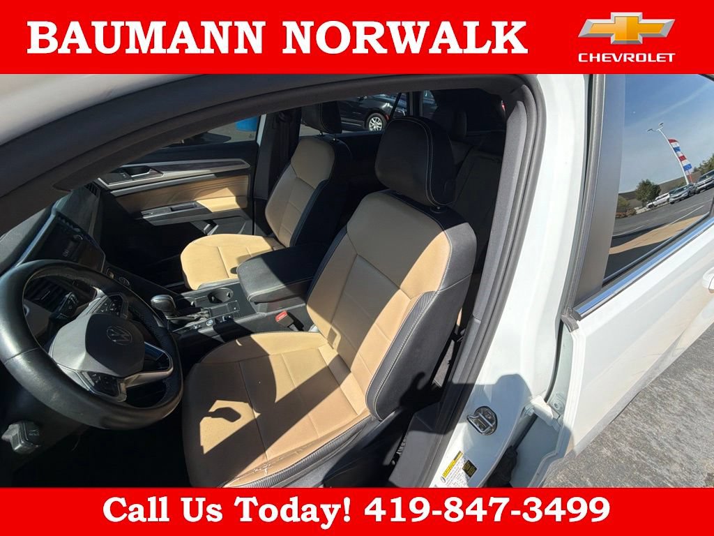 Used 2021 Volkswagen Atlas Cross Sport SE FWD image 14