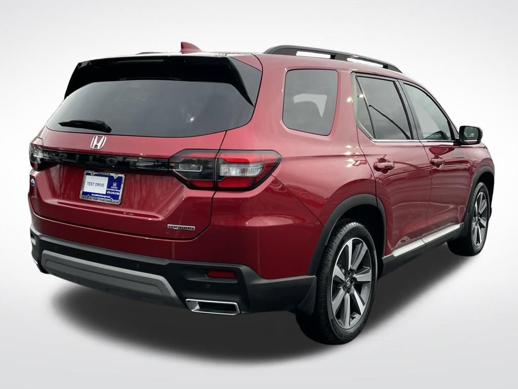 Certified 2025 Honda Pilot Touring image 6