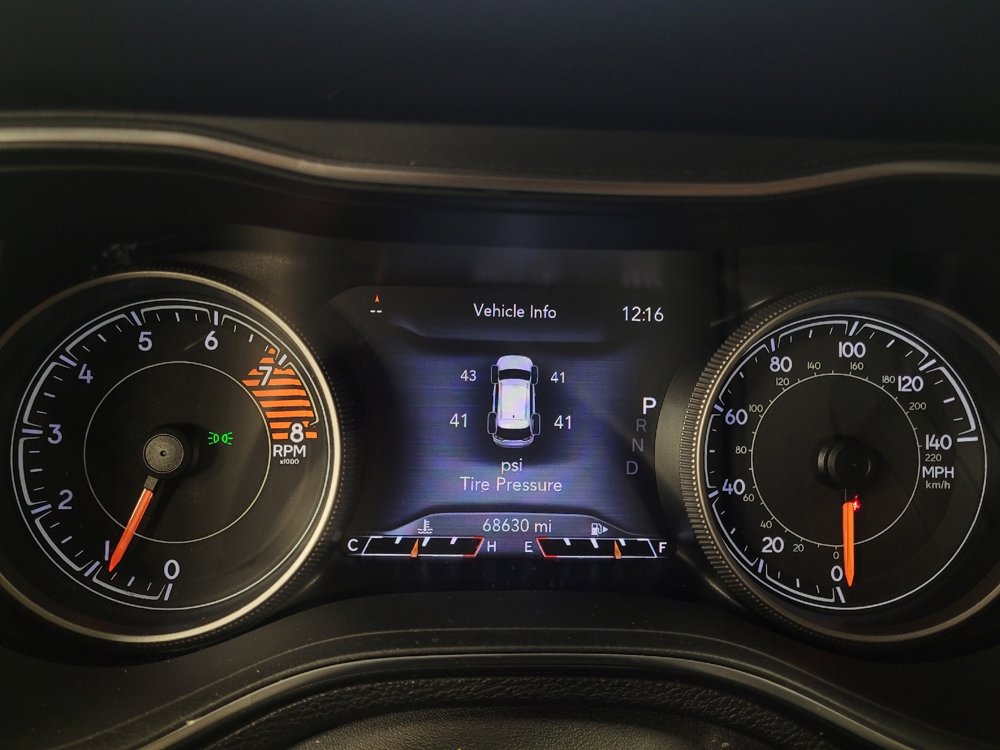 Used 2019 Jeep Cherokee Limited image 23