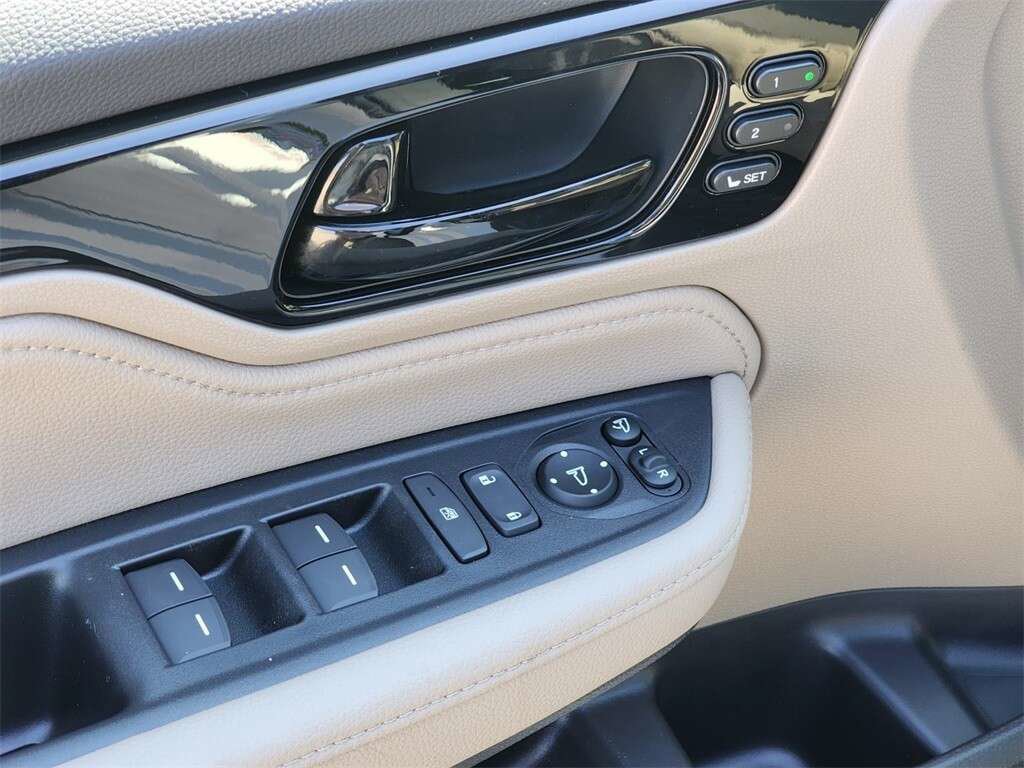 Used 2023 Honda Odyssey Elite image 24