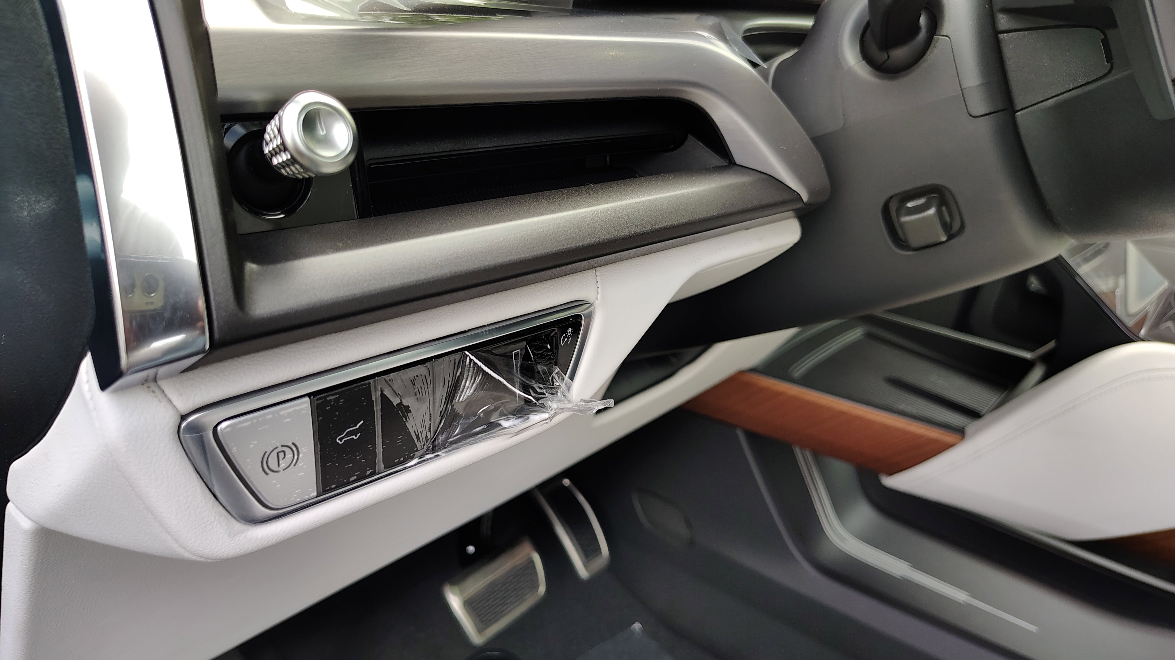 New 2026 Cadillac Vistiq Sport image 12