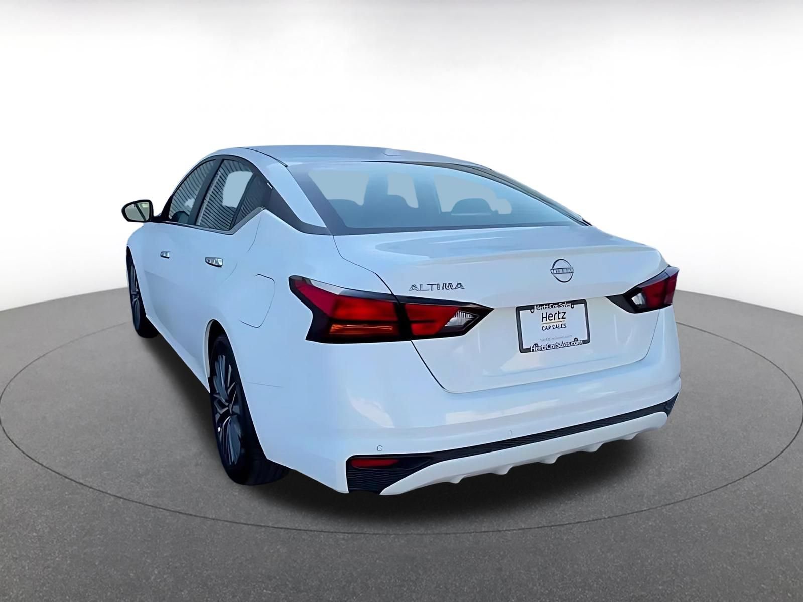 Used 2025 Nissan Altima 2.5 SV FWD image 11