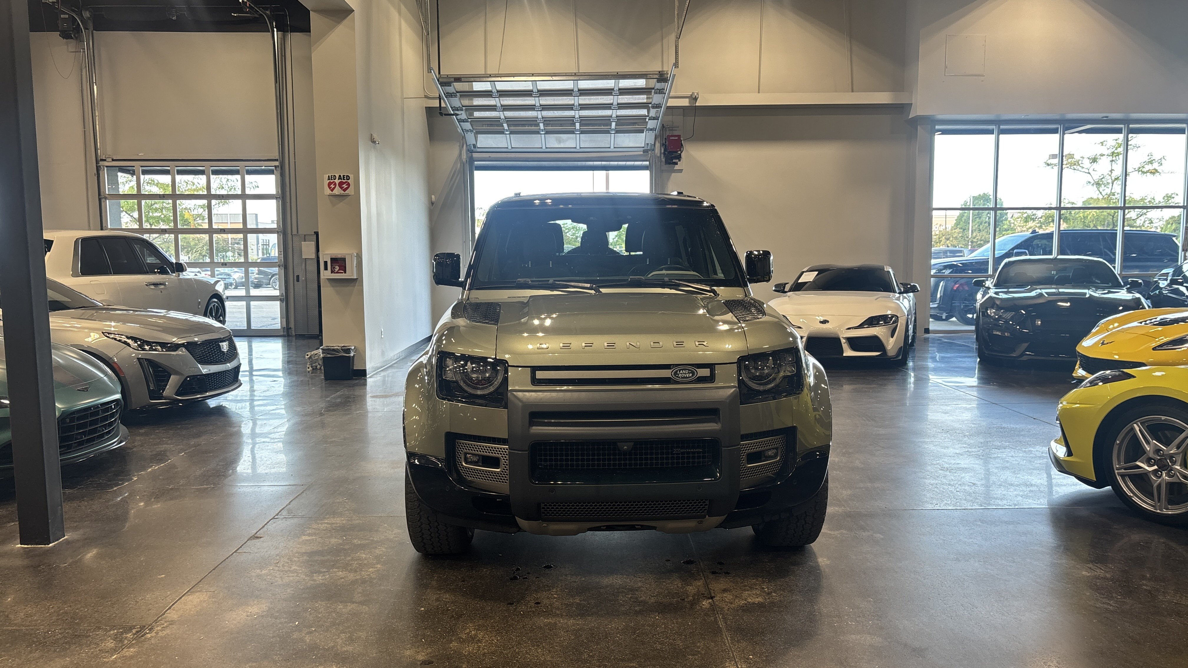 Used 2023 Land Rover Defender 90 X-Dynamic SE AWD/4WD image 2