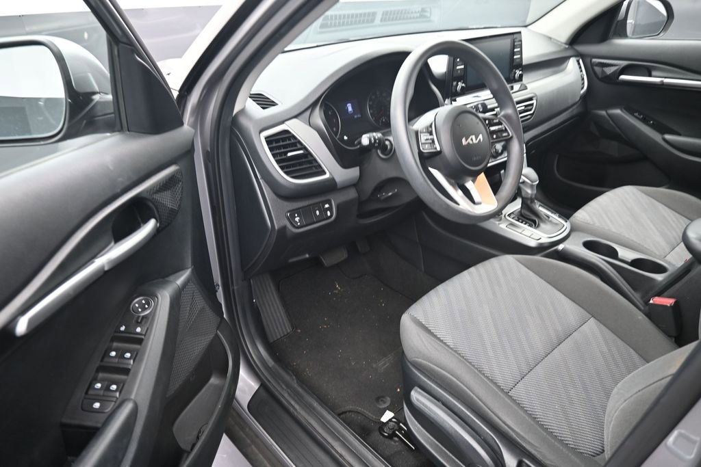 Used 2022 Kia Seltos LX AWD/4WD image 10
