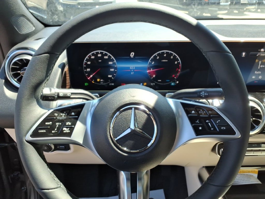 New 2026 Mercedes-Benz GLB 250 4MATIC image 19