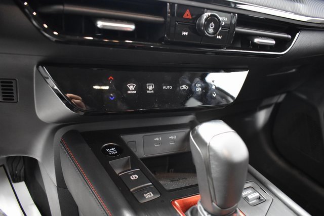 Certified 2025 Nissan Kicks SR image 17