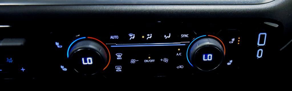 Used 2025 Chevrolet Silverado 1500 LT image 24