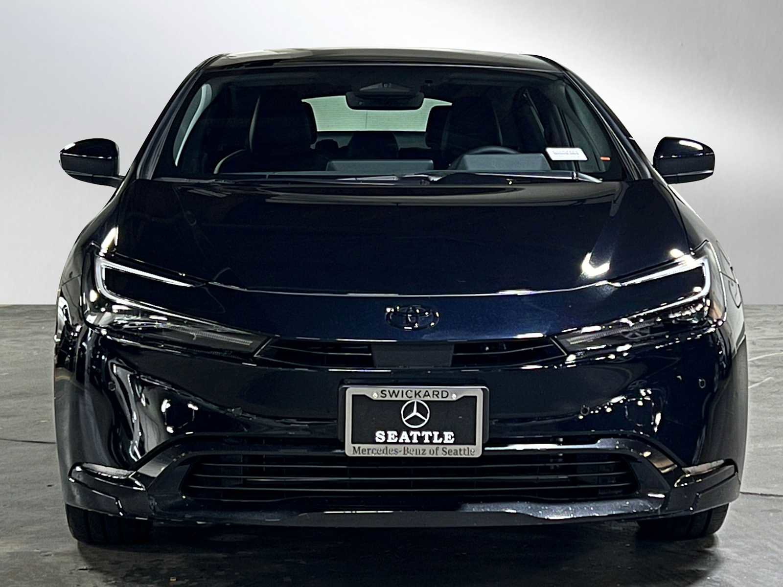 Used 2025 Toyota Prius AWD image 8