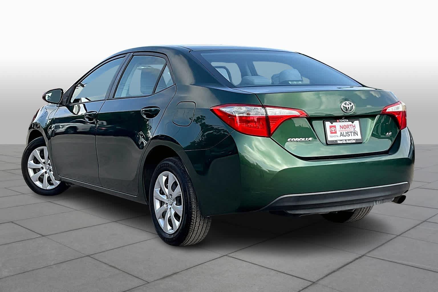 Used 2015 Toyota Corolla LE FWD image 12